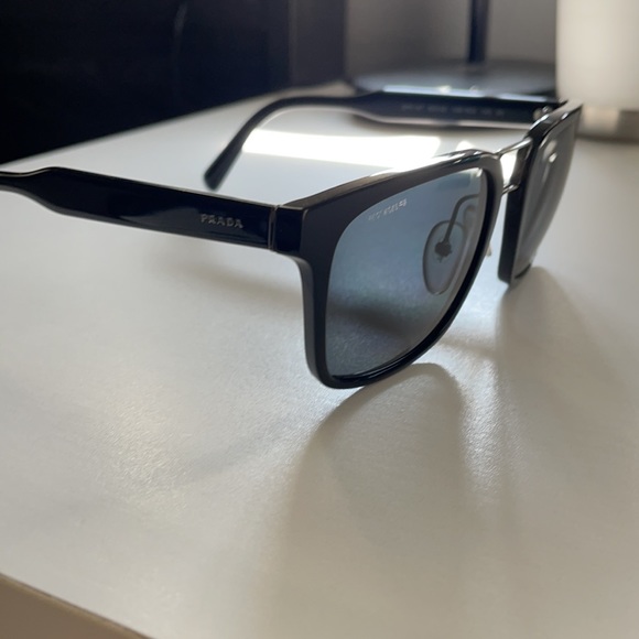 Prada unisex sunglasses - Picture 4 of 6